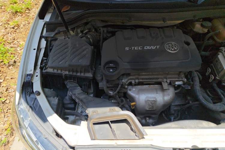 Used Buick GT 2015 15N Automatic Elite Version Engine Bay Right