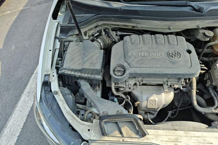 Used Buick GT 2015 15N Manual Elite Edition Engine Bay Right