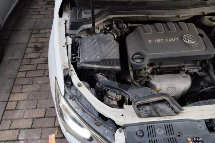 Used Buick GT 2015 15N Automatic Deluxe Edition Engine Bay Right