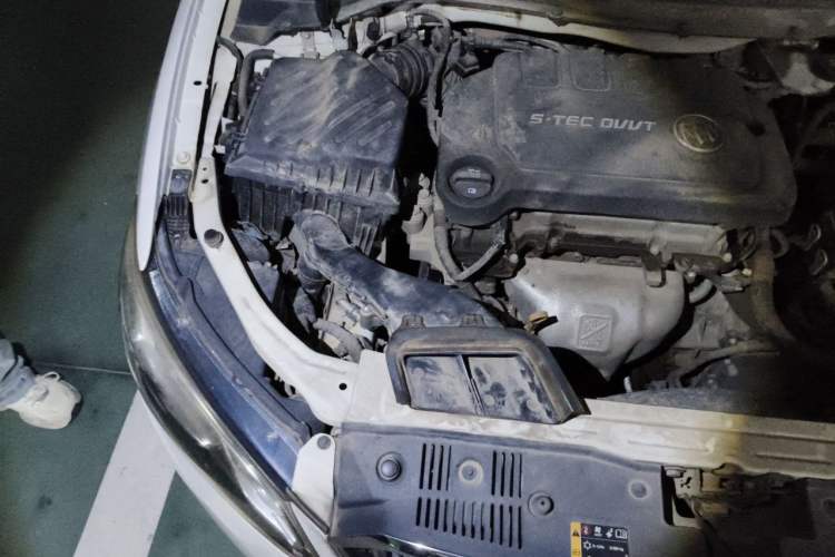 Used Buick GT 2015 15N Automatic Elite Version Engine Bay Right