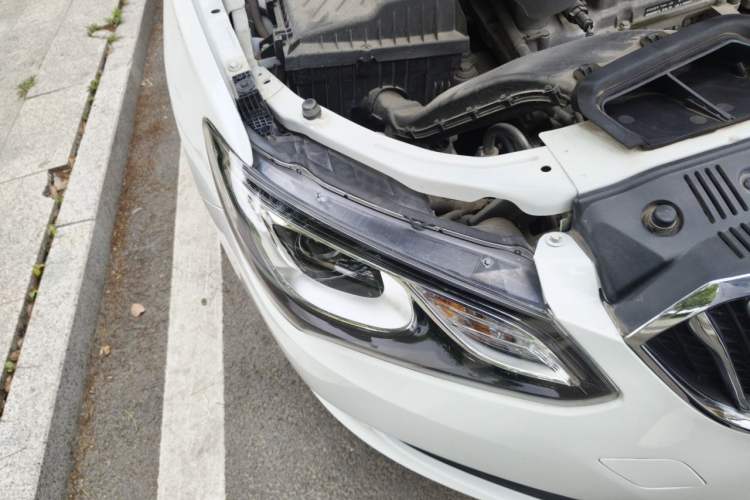 Used Buick GT 2015 15N Automatic Deluxe Edition Engine Bay Right