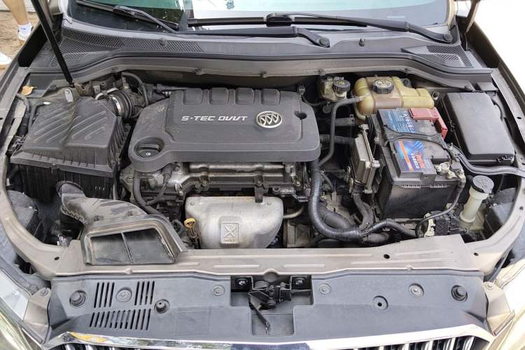 Used Buick GT 2015 15N Automatic Deluxe Edition Engine Bay