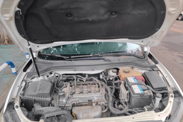Used Buick GT 2015 15N Manual Entry-Level Trim Engine Bay