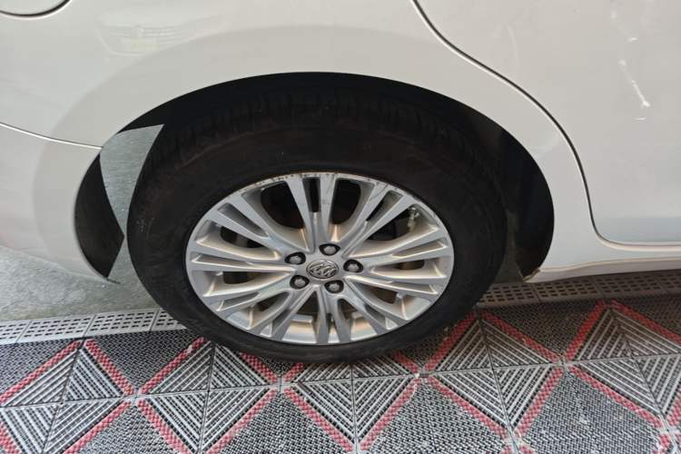Used Buick GT 2015 18T Dual-Clutch Luxury Model Exterior 3