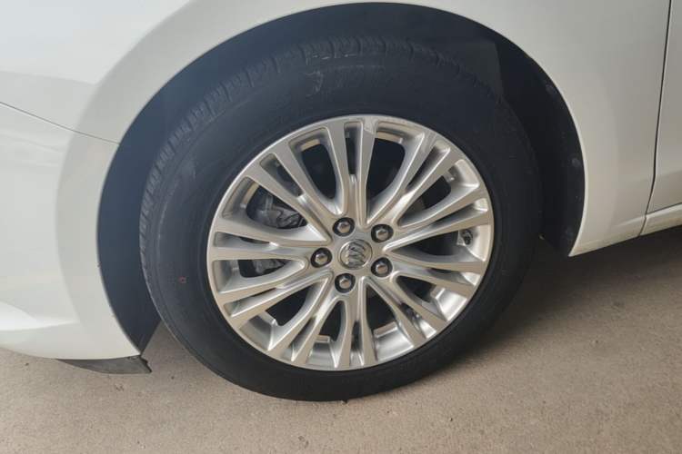 Used Buick GT 2015 15N Automatic Deluxe Edition Exterior 4