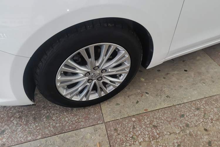 Used Buick GT 2015 15N Automatic Elite Version Exterior 4