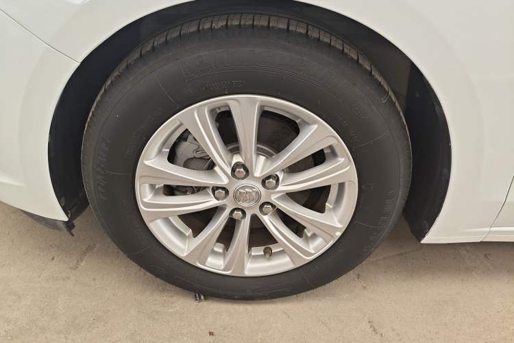 Used Buick GT 2015 15N Manual Entry-Level Trim Exterior 4