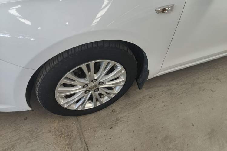 Used Buick GT 2015 15N Automatic Elite Version Exterior 4