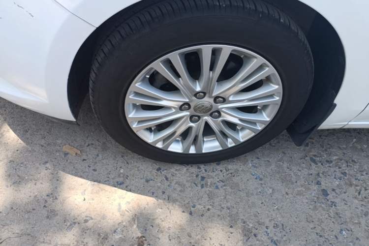 Used Buick GT 2015 15N Automatic Elite Version Exterior 4