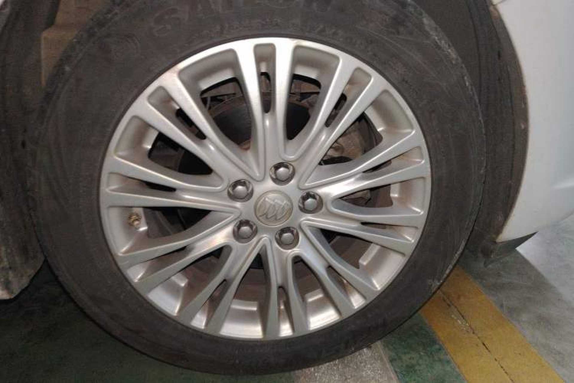 Used Buick GT 2015 15N Automatic Elite Version Exterior 7