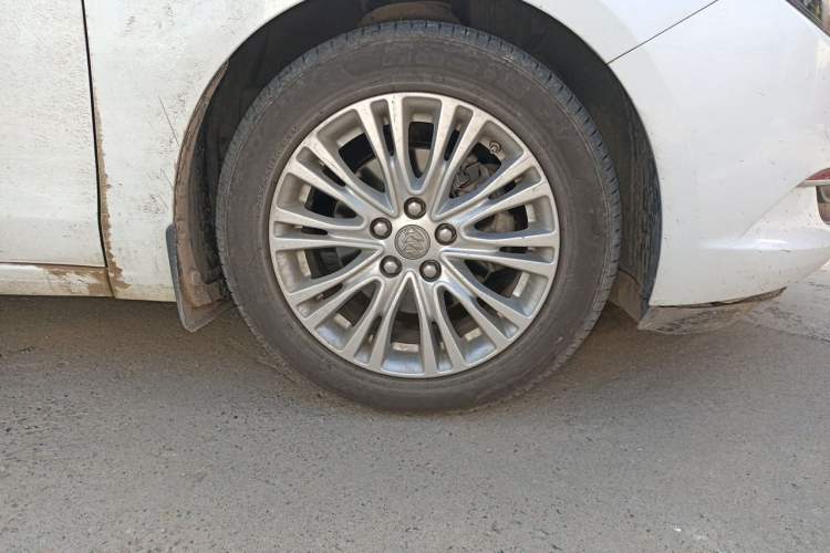 Used Buick GT 2015 15N Automatic Elite Version Exterior 7