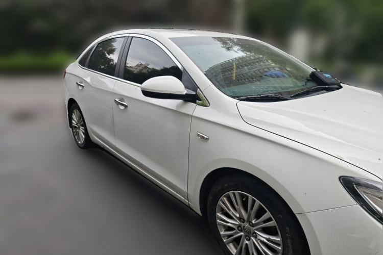 Used Buick GT 2015 18T Dual-Clutch Luxury Model Front Right 45 Deg