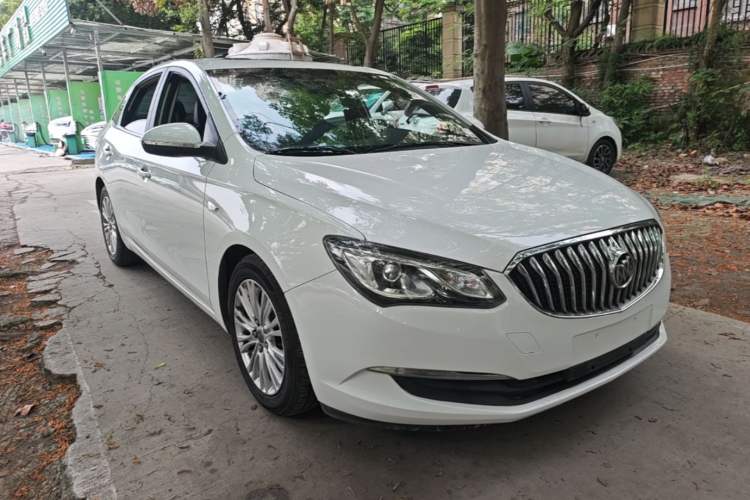 Used Buick GT 2015 18T Dual-Clutch Luxury Model Front Right 45 Deg