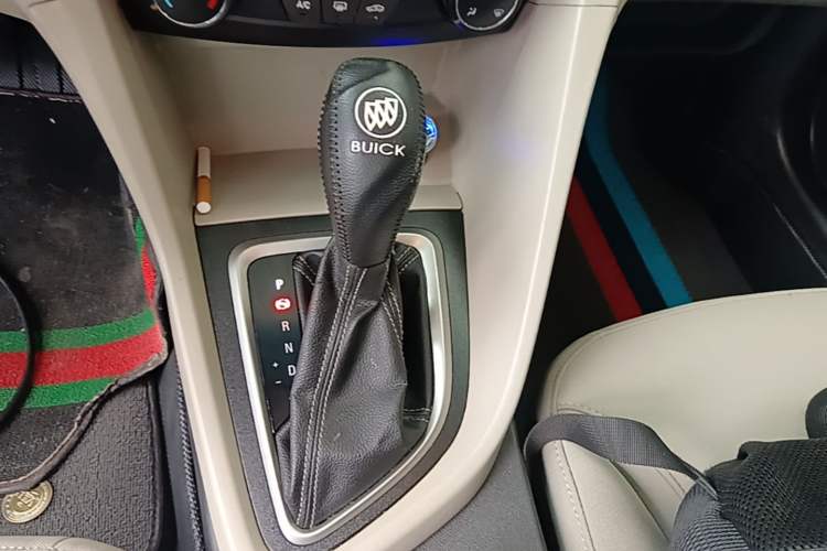 Used Buick GT 2015 15N Automatic Elite Version Gear Lever