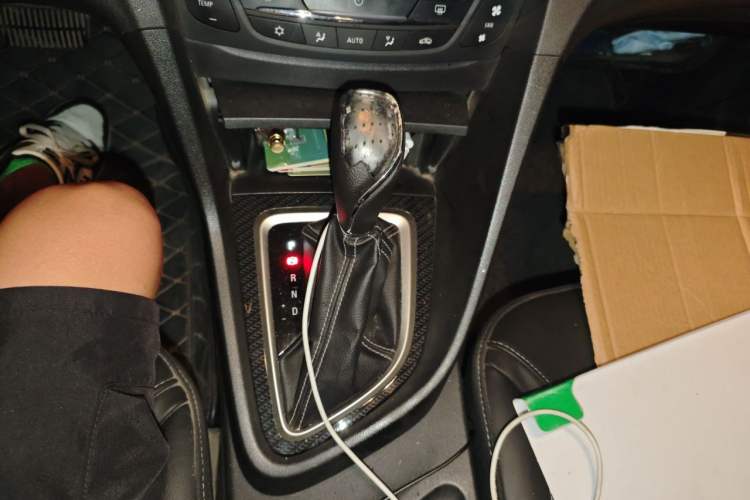 Used Buick GT 2015 15N Automatic Deluxe Edition Gear Lever