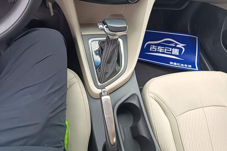 Used Buick GT 2015 15N Automatic Elite Version Gear Lever