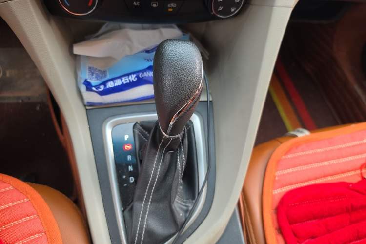 Used Buick GT 2015 15N Automatic Elite Version Gear Lever