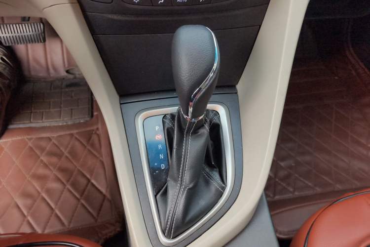 Used Buick GT 2015 15N Automatic Deluxe Edition Gear Lever
