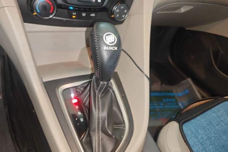 Used Buick GT 2015 15N Automatic Elite Version Gear Lever