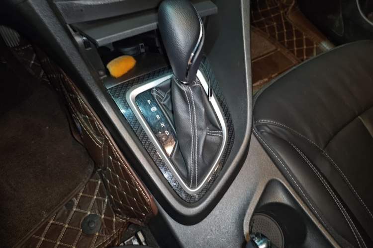 Used Buick GT 2015 15N Automatic Deluxe Edition Gear Lever