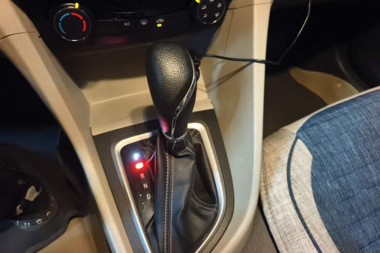 Used Buick GT 2015 15N Automatic Elite Version Gear Lever