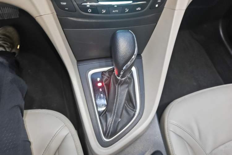 Used Buick GT 2015 15N Automatic Deluxe Edition Gear Lever