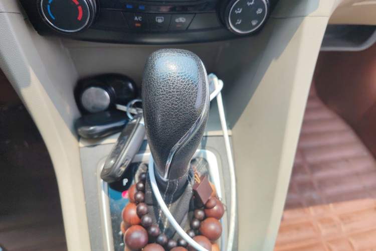 Used Buick GT 2015 15N Automatic Elite Version Gear Lever