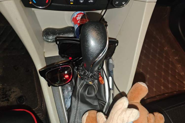 Used Buick GT 2015 15N Automatic Elite Version Gear Lever