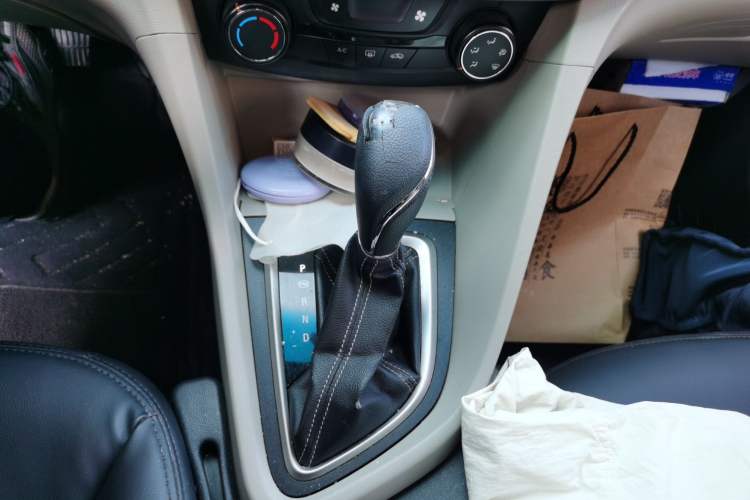 Used Buick GT 2015 15N Automatic Elite Version Gear Lever