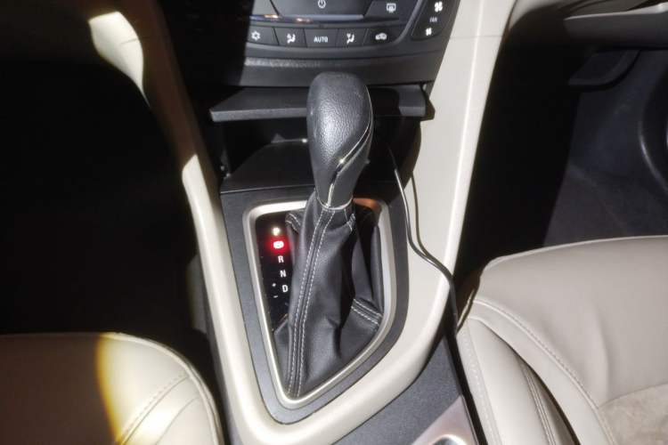 Used Buick GT 2015 15N Automatic Deluxe Edition Gear Lever