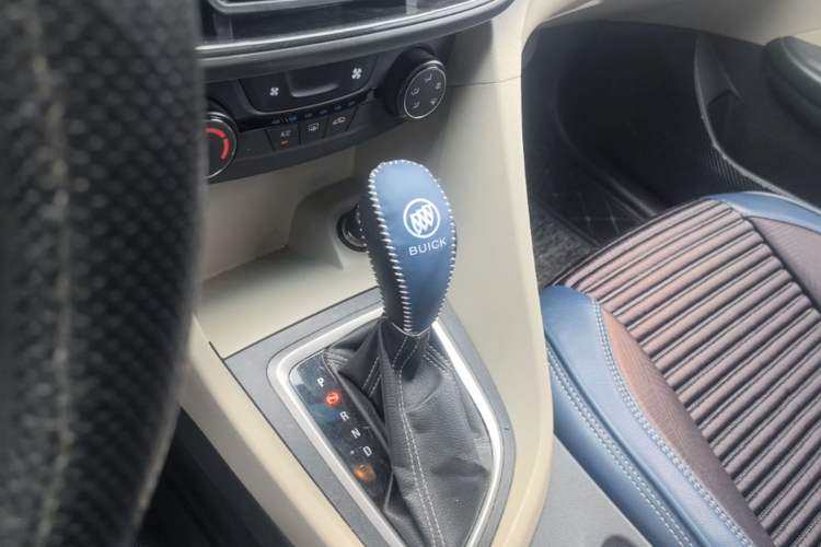 Used Buick GT 2015 15N Automatic Elite Version Gear Lever