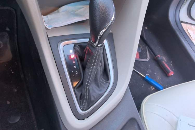 Used Buick GT 2015 15N Automatic Elite Version Gear Lever
