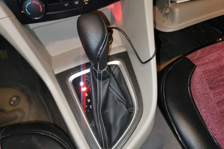 Used Buick GT 2015 15N Automatic Elite Version Gear Lever