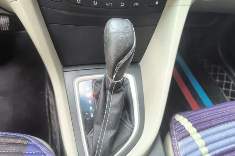 Used Buick GT 2015 15N Automatic Deluxe Edition Gear Lever