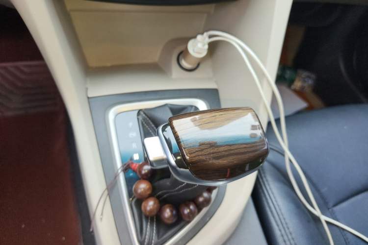 Used Buick GT 2015 15N Automatic Elite Version Gear Lever