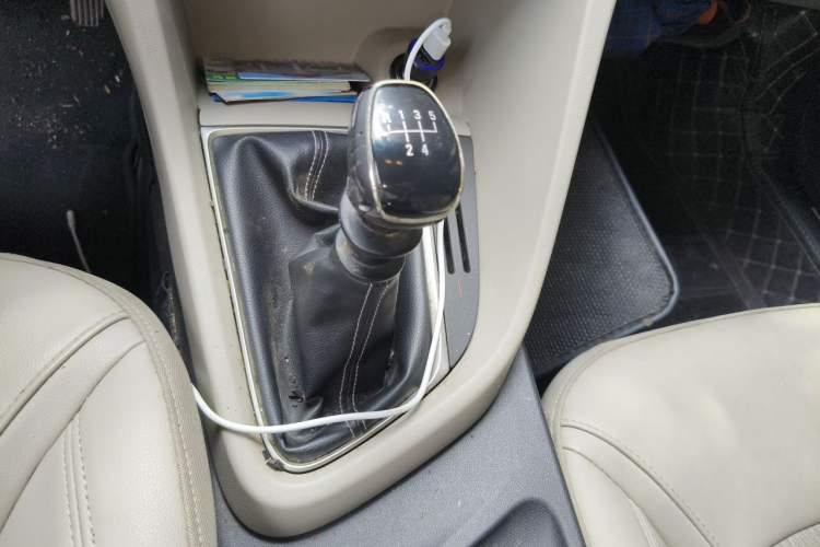 Used Buick GT 2015 15N Manual Elite Edition Gear Lever