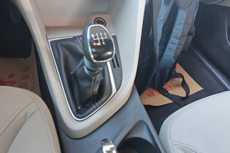 Used Buick GT 2015 15N Manual Elite Edition Gear Lever