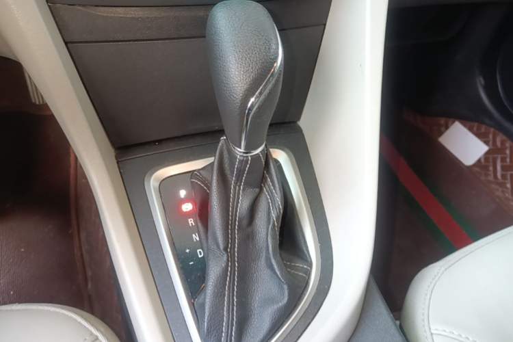 Used Buick GT 2015 15N Automatic Deluxe Edition Gear Lever
