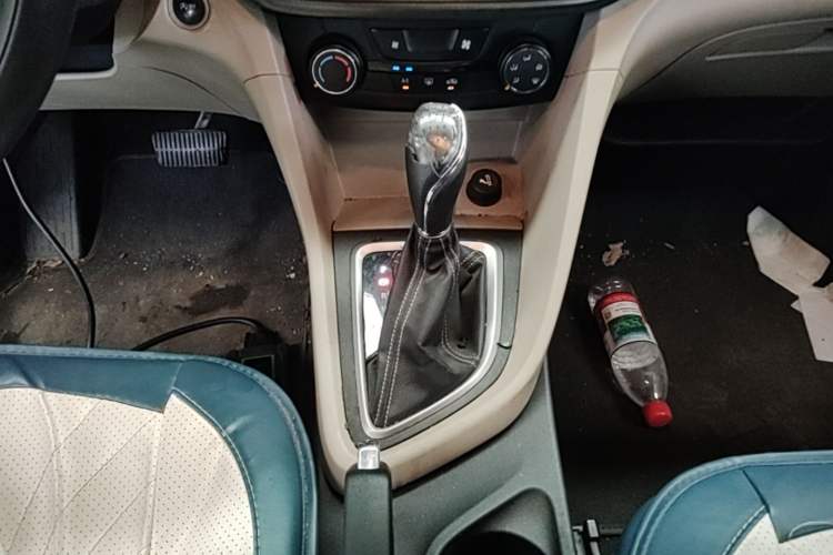 Used Buick GT 2015 15N Automatic Elite Version Gear Lever