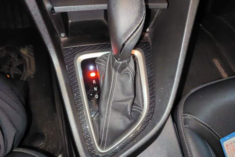Used Buick GT 2015 15N Automatic Deluxe Edition Gear Lever