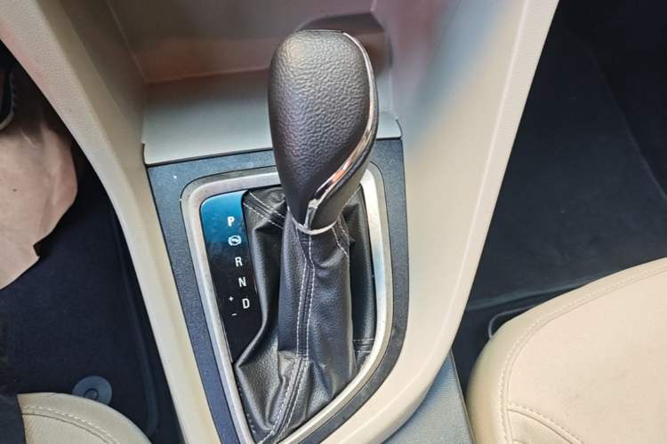 Used Buick GT 2015 15N Automatic Elite Version Gear Lever