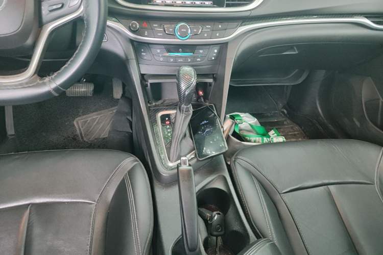 Used Buick GT 2015 15N Automatic Deluxe Edition Gear Lever