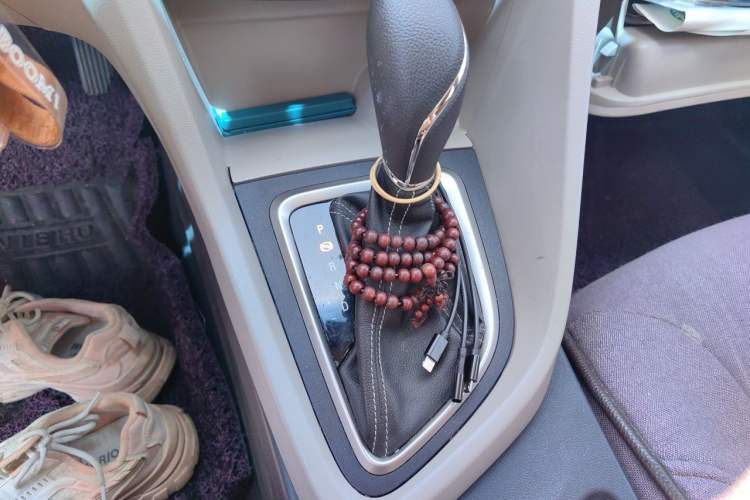 Used Buick GT 2015 15N Automatic Elite Version Gear Lever