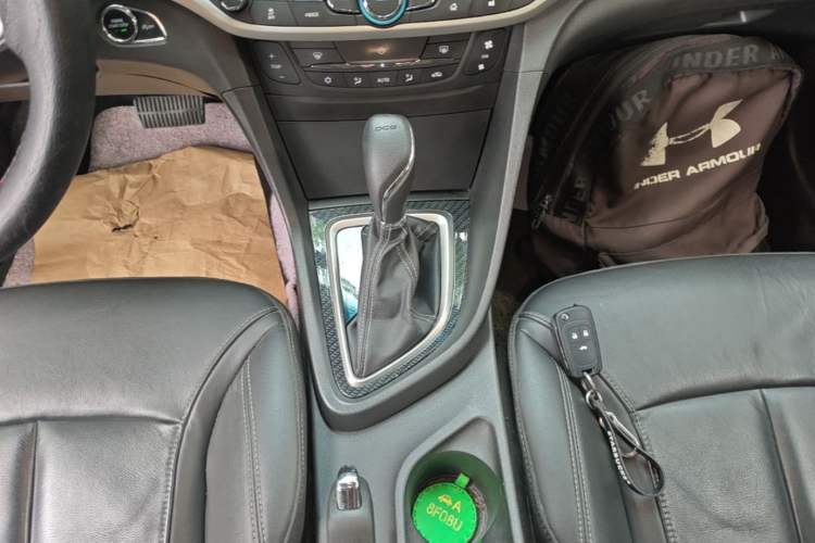 Used Buick GT 2015 18T Dual-Clutch Luxury Model Gear Lever