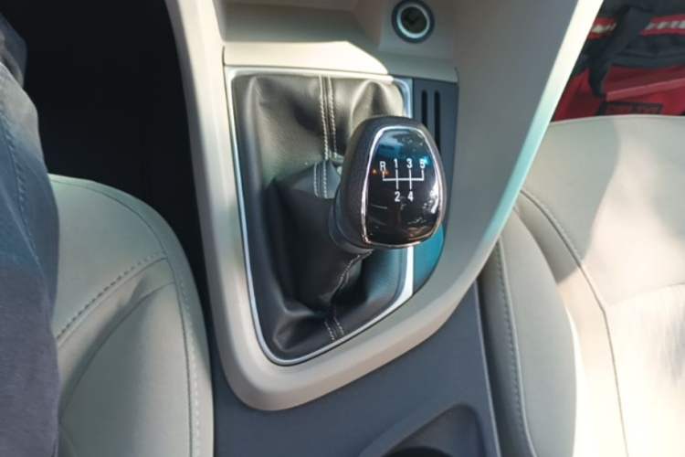 Used Buick GT 2015 15N Manual Elite Edition Gear Lever