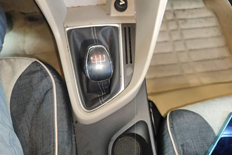 Used Buick GT 2015 15N Manual Elite Edition Gear Lever