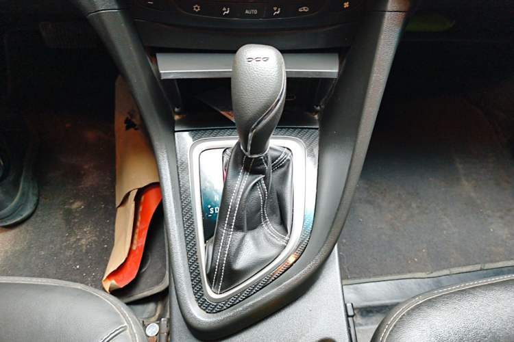 Used Buick GT 2015 18T Dual-Clutch Luxury Model Gear Lever