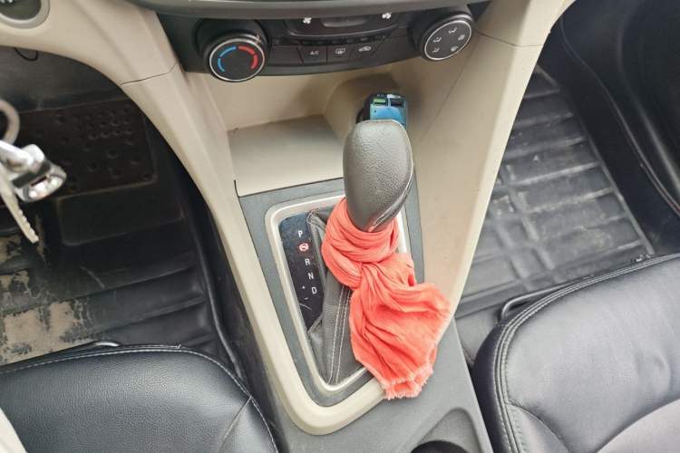 Used Buick GT 2015 15N Automatic Elite Version Gear Lever