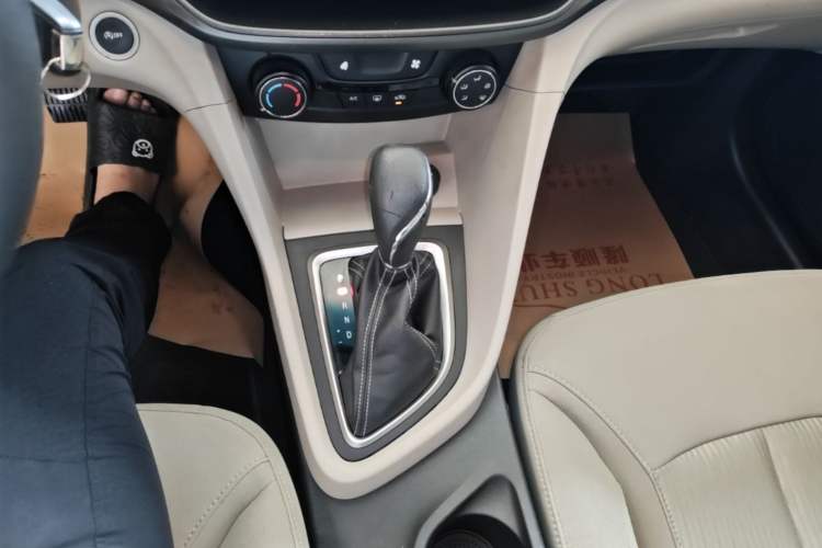 Used Buick GT 2015 15N Automatic Elite Version Gear Lever
