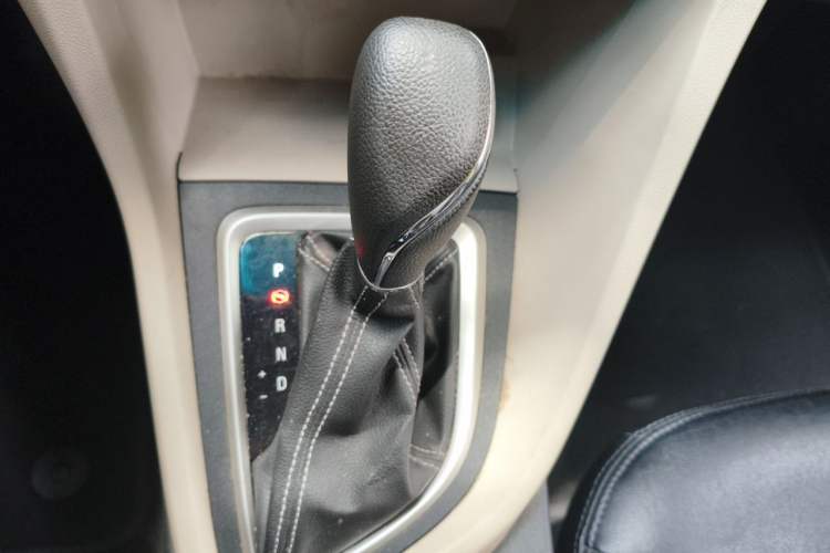 Used Buick GT 2015 15N Automatic Elite Version Gear Lever